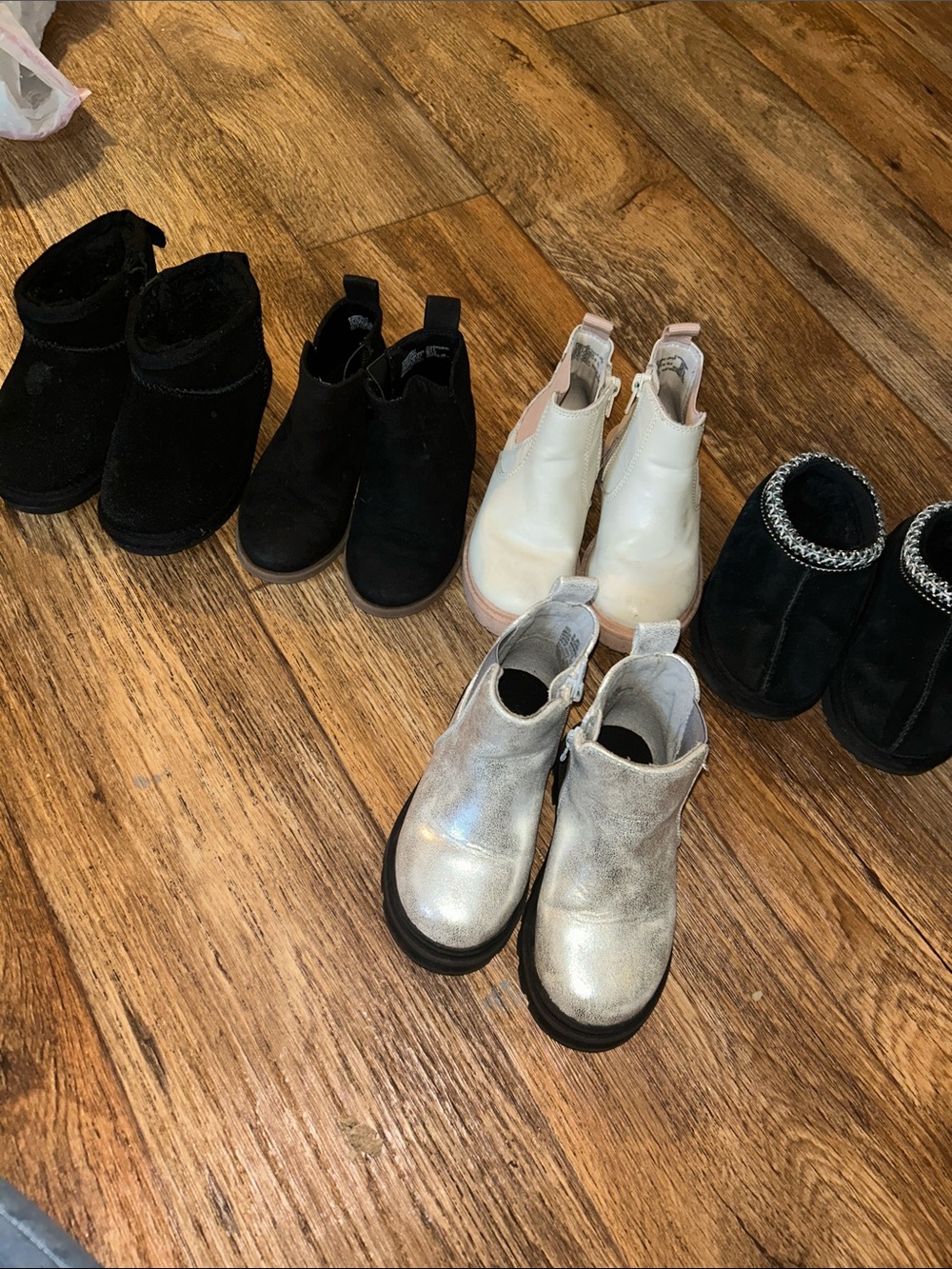 UGG Kids Metallic Silver Chelsea Boots